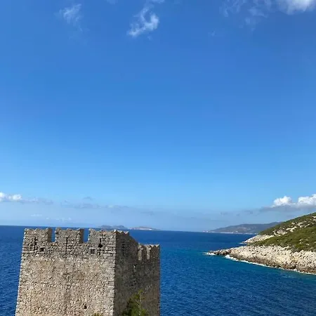 Villa Lithos House *